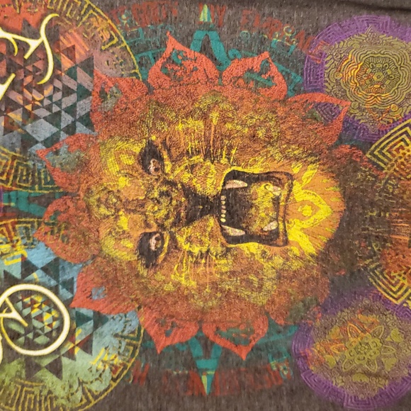 Santana Graphic T-Shirt - Picture 2 of 11